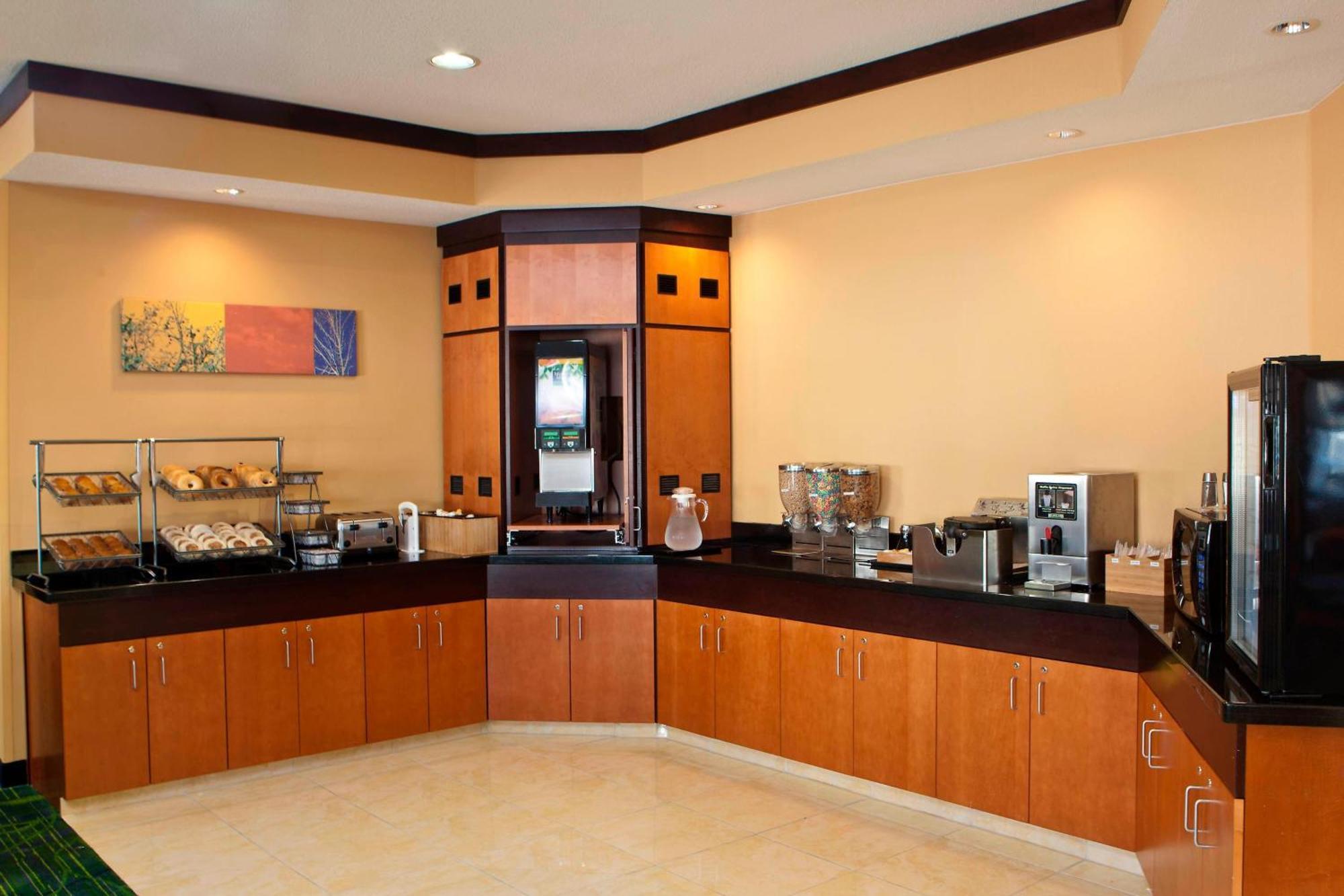 Fairfield Inn & Suites By Marriott שמפיין מראה חיצוני תמונה