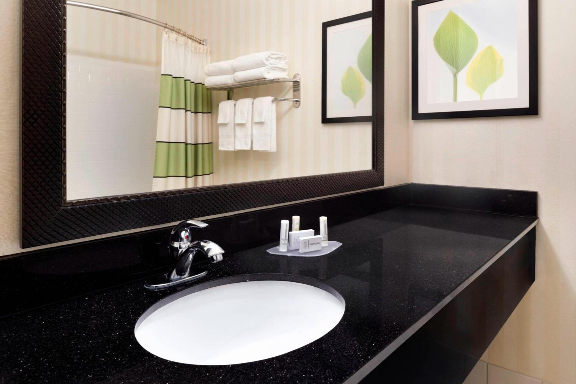 Fairfield Inn & Suites By Marriott שמפיין מראה חיצוני תמונה
