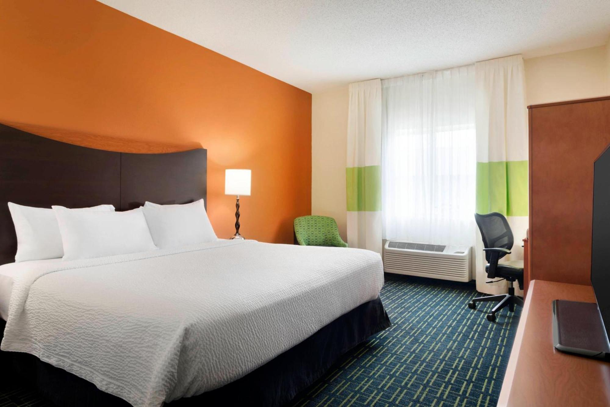 Fairfield Inn & Suites By Marriott שמפיין מראה חיצוני תמונה