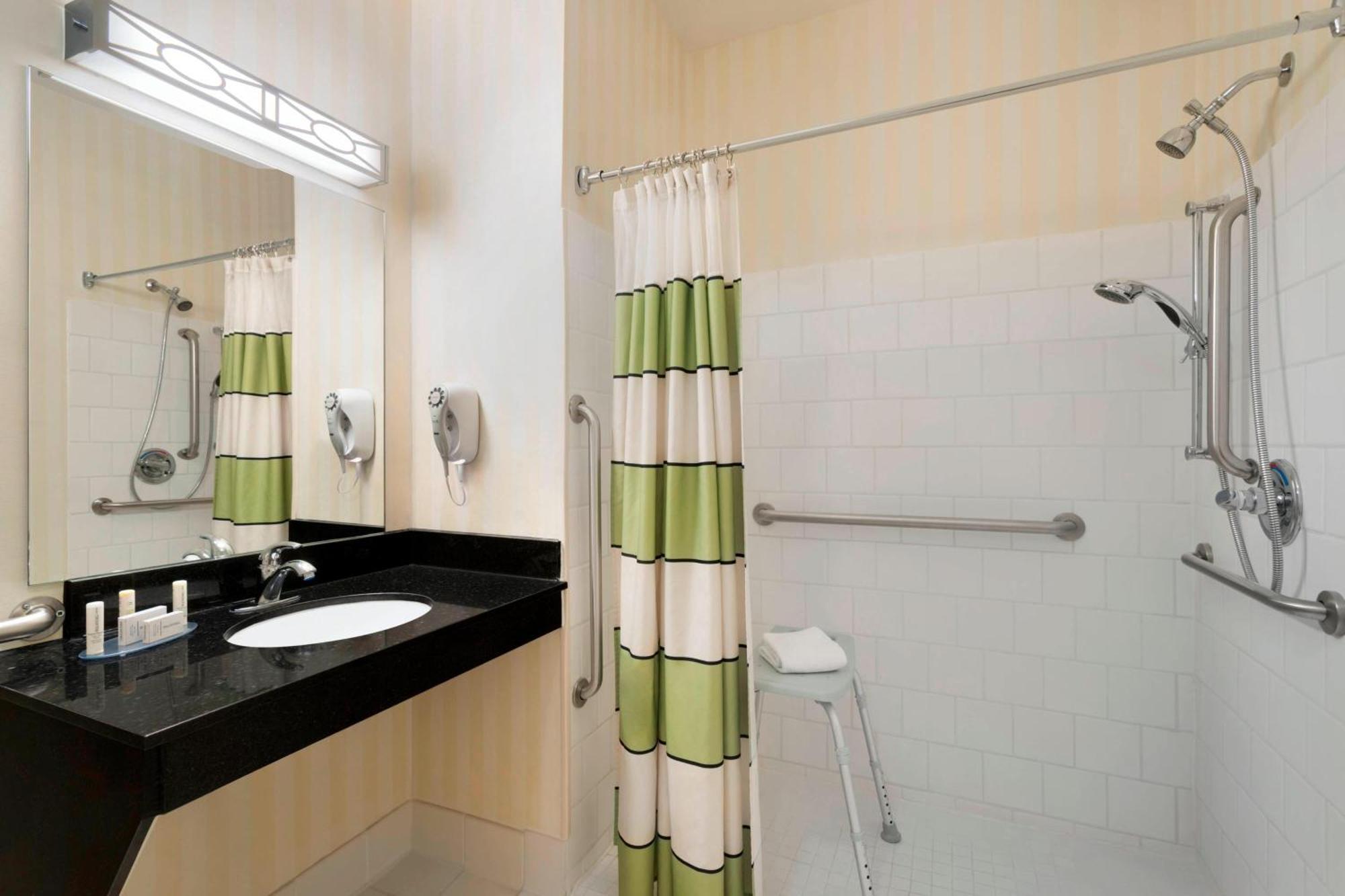 Fairfield Inn & Suites By Marriott שמפיין מראה חיצוני תמונה