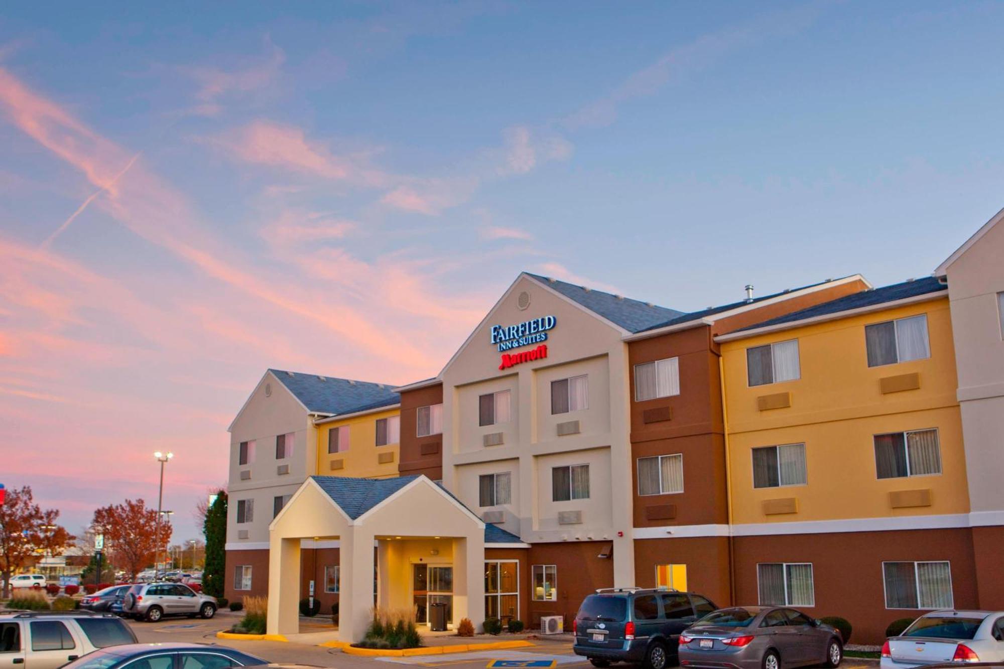 Fairfield Inn & Suites By Marriott שמפיין מראה חיצוני תמונה