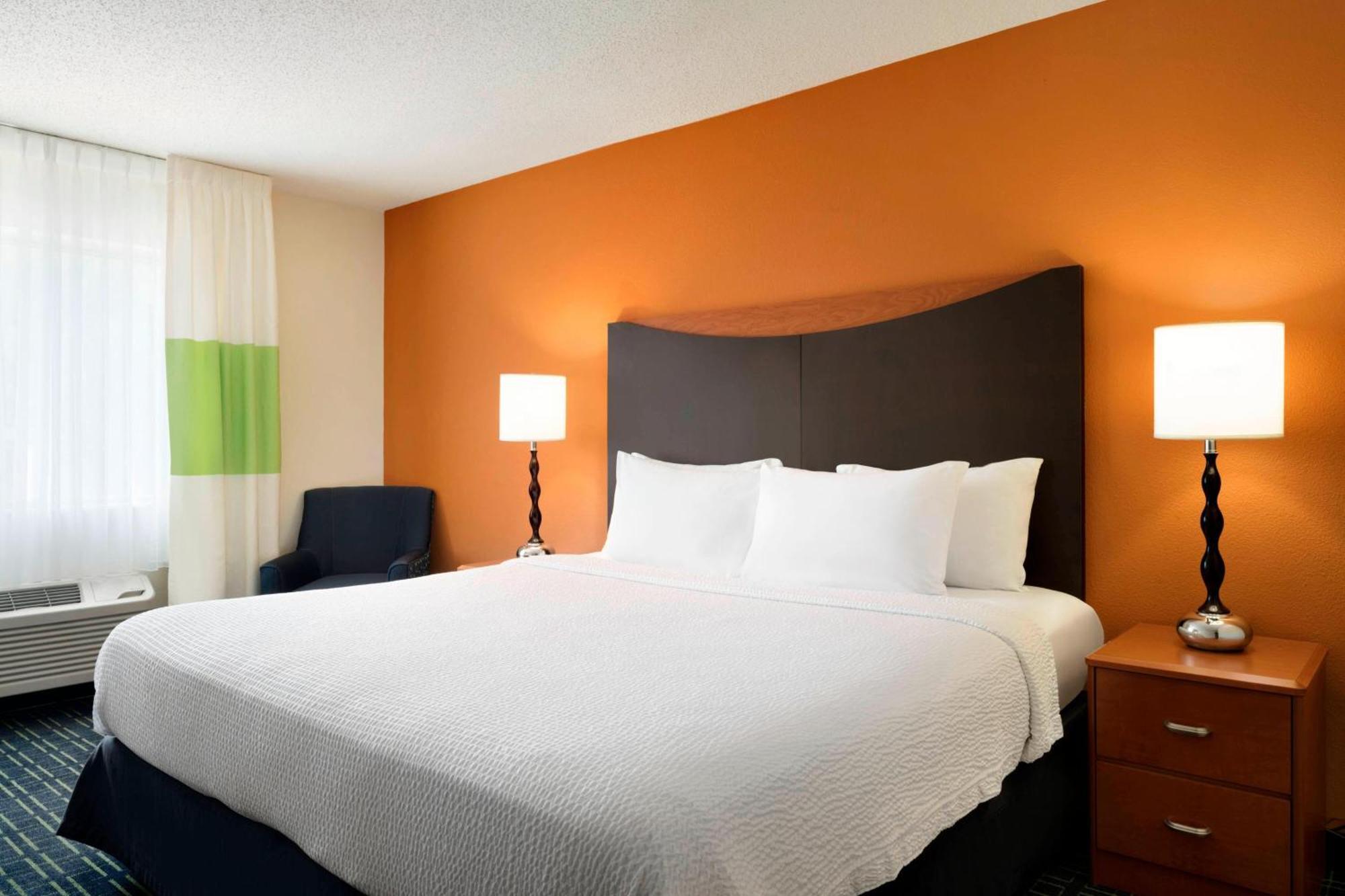 Fairfield Inn & Suites By Marriott שמפיין מראה חיצוני תמונה