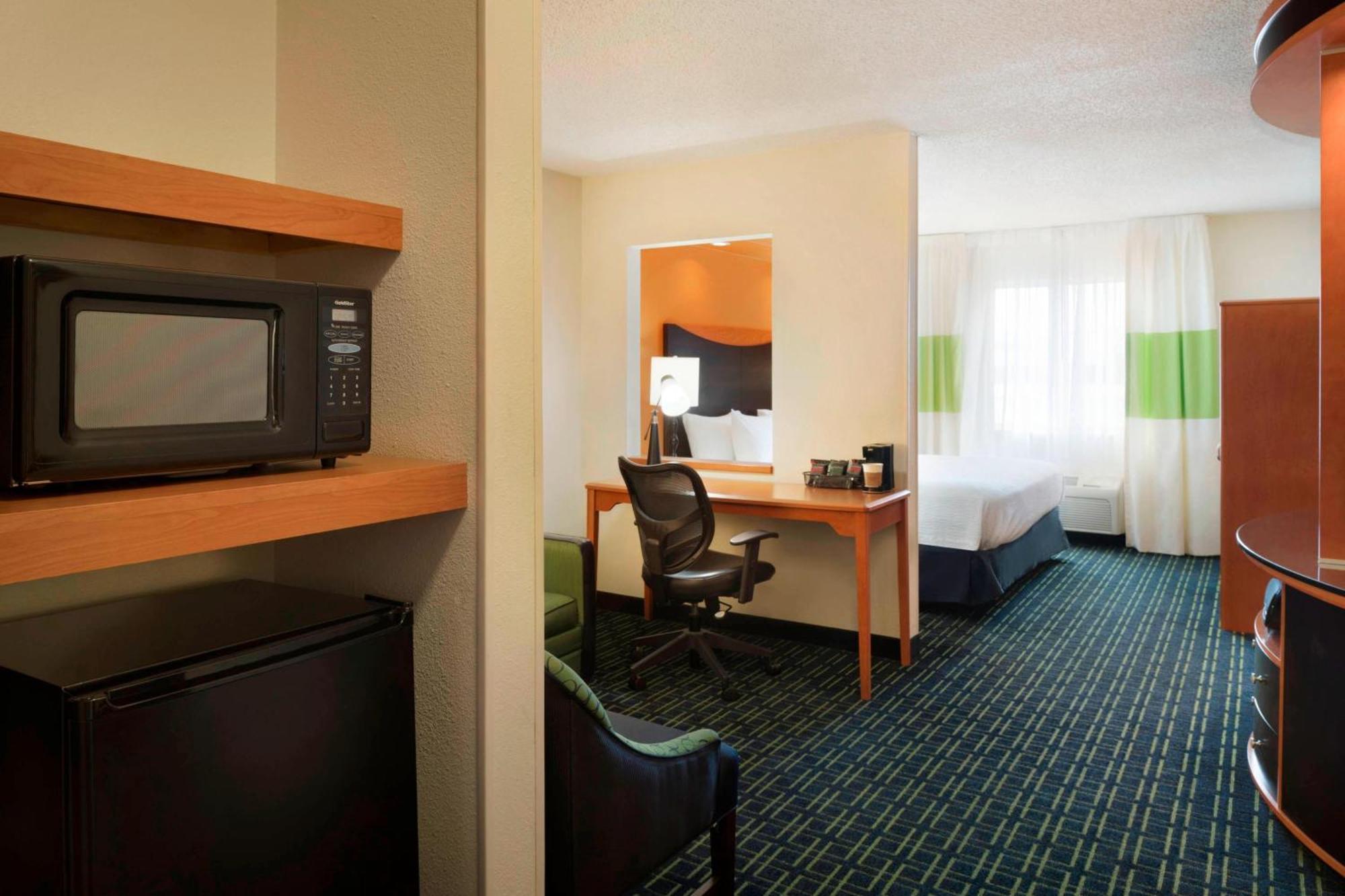 Fairfield Inn & Suites By Marriott שמפיין מראה חיצוני תמונה