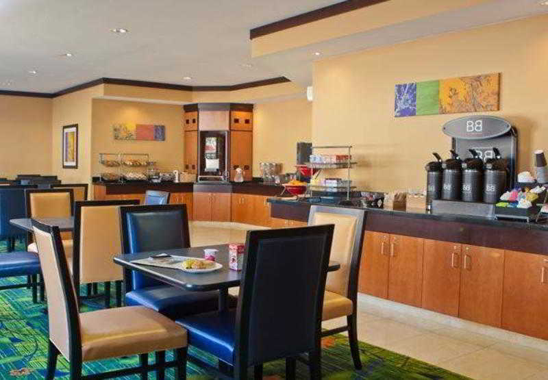 Fairfield Inn & Suites By Marriott שמפיין מראה חיצוני תמונה