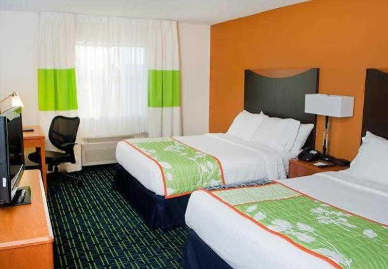 Fairfield Inn & Suites By Marriott שמפיין מראה חיצוני תמונה