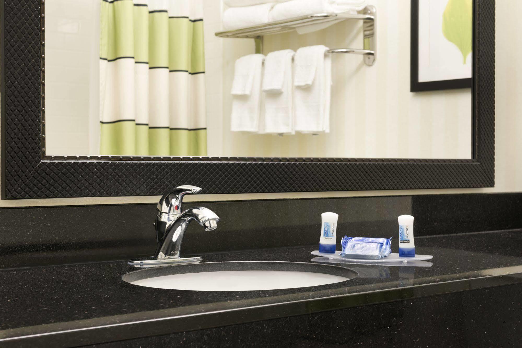 Fairfield Inn & Suites By Marriott שמפיין מראה חיצוני תמונה
